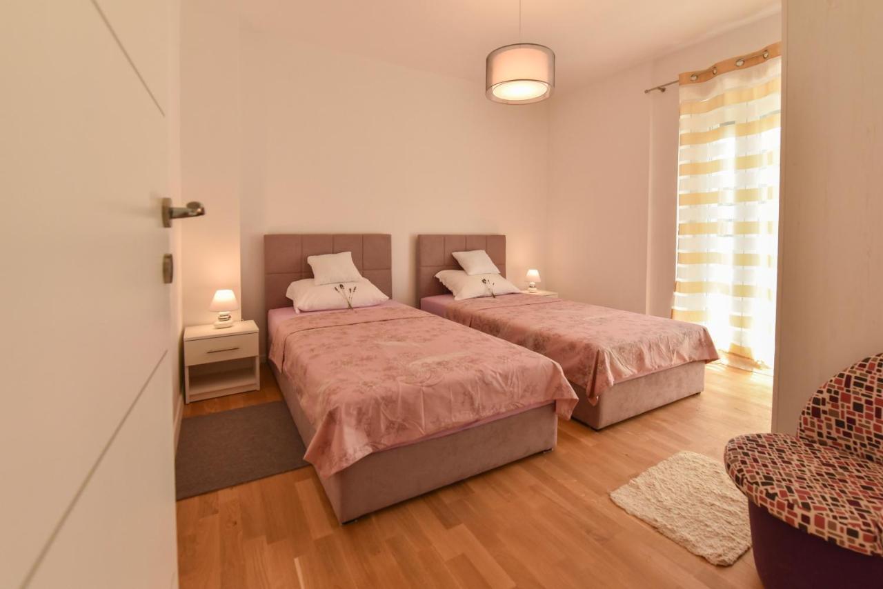 New Luxury 3 Bedroom 4 Air Conditioners Zára Kültér fotó