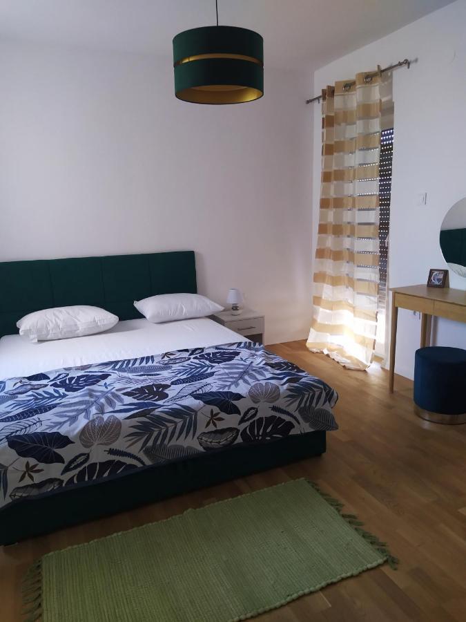 New Luxury 3 Bedroom 4 Air Conditioners Zára Kültér fotó
